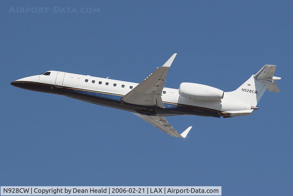 N928CW, Embraer VC-99B (EMB-135BJ) C/N E145528, N928CW - Embraer ERJ-135BJ Legacy departing LAX RWY 25R on a clear February afternoon.
