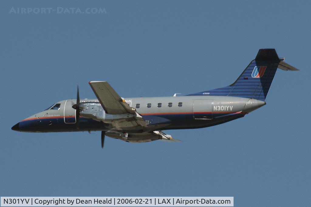 N301YV, 1995 Embraer EMB-120ER Brasilia C/N 120.301, United Express - N130YV - Embraer EMB-120ER - departing LAX RWY 25R.
