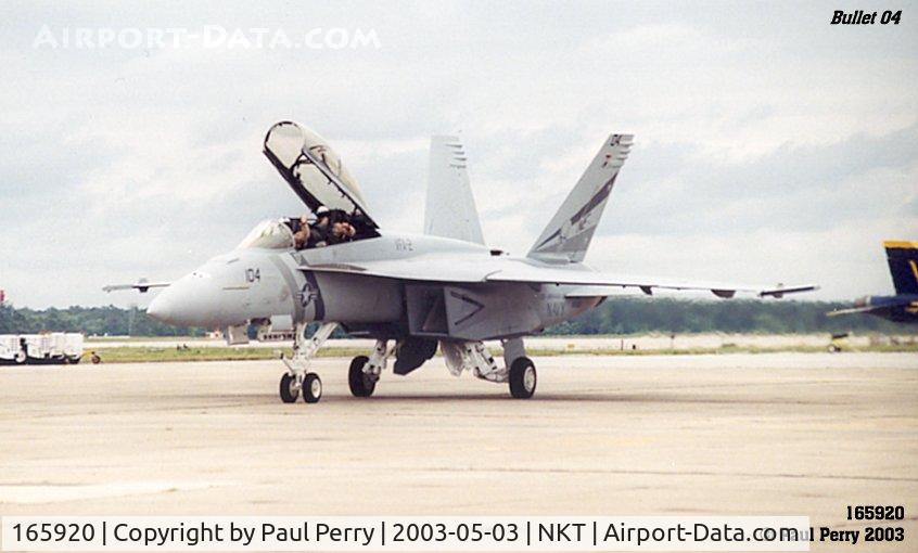 165920, Boeing F/A-18F Super Hornet C/N F066, The Bounty Hunters' demo pilot comes back to the ramp