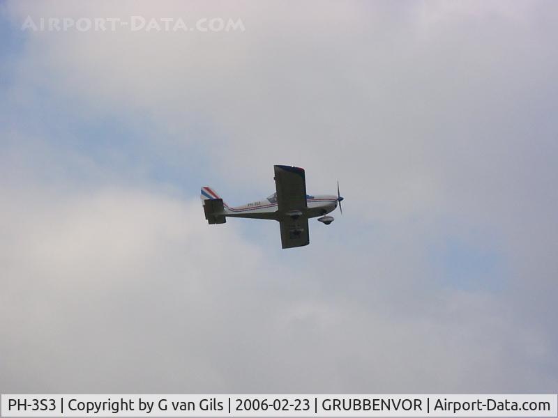 PH-3S3, 2002 Evektor EV-97 Model 2000 C/N 2002-1530, Seen at Grubbenvorst micro light airfield.