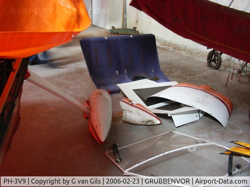 PH-3V9, 2004 Aeropro Eurofox C/N 16304, Seen at Grubbenvorst micro light airfield.