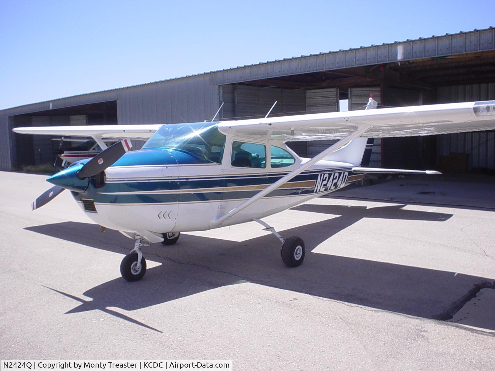 N2424Q, 1966 Cessna 182J Skylane C/N 18257624, N2424Q