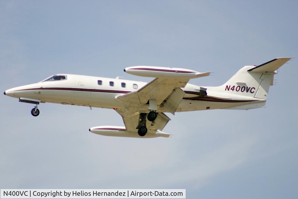 N400VC, 1978 Learjet 25XR C/N 25XR-235, Short final to RW 22