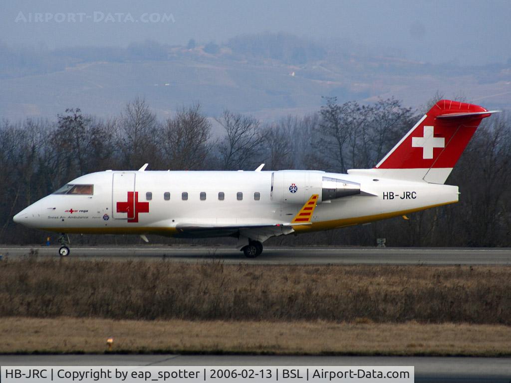 HB-JRC, 2002 Bombardier Challenger 604 (CL-600-2B16) C/N 5540, Taxiway to holdingpoint 16