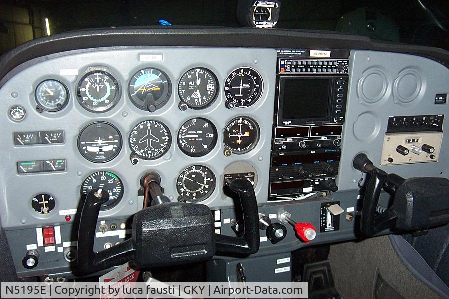 N5195E, 1978 Cessna 172N C/N 17271764, the old panel in 95E...wait for the new one 3/2006...sweet airplane