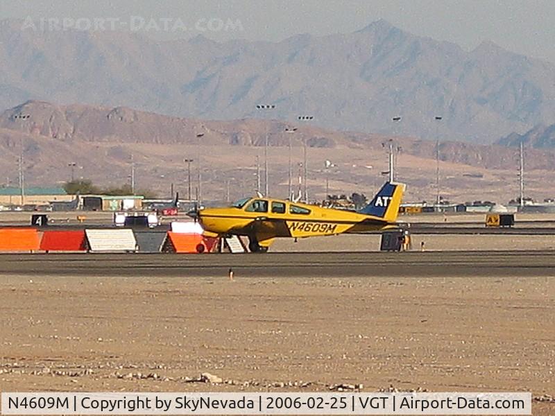N4609M, 1978 Beech F33A Bonanza C/N CE-772, Caution...holding short