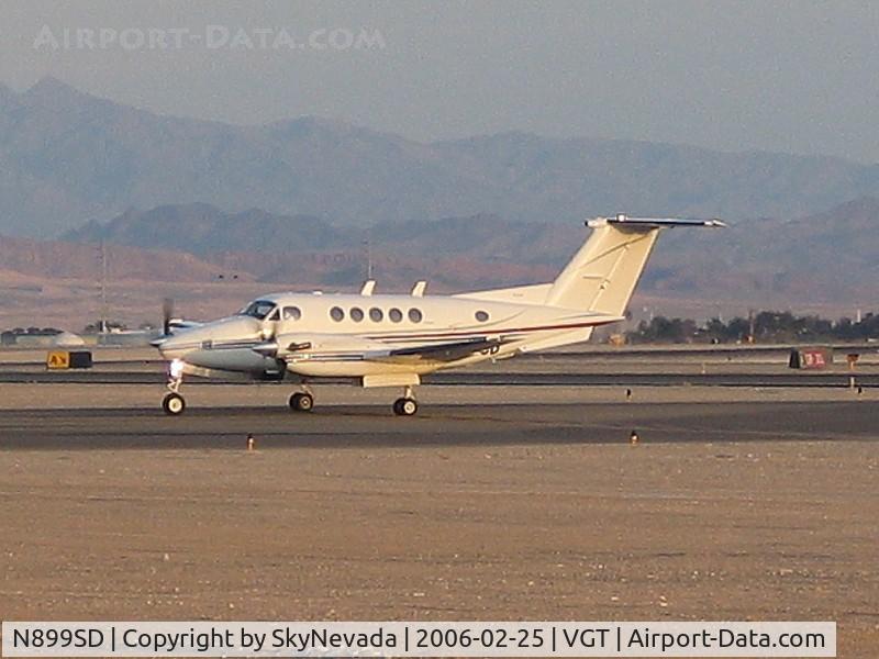 N899SD, 1981 Beech 200 C/N BB-776, Holding short