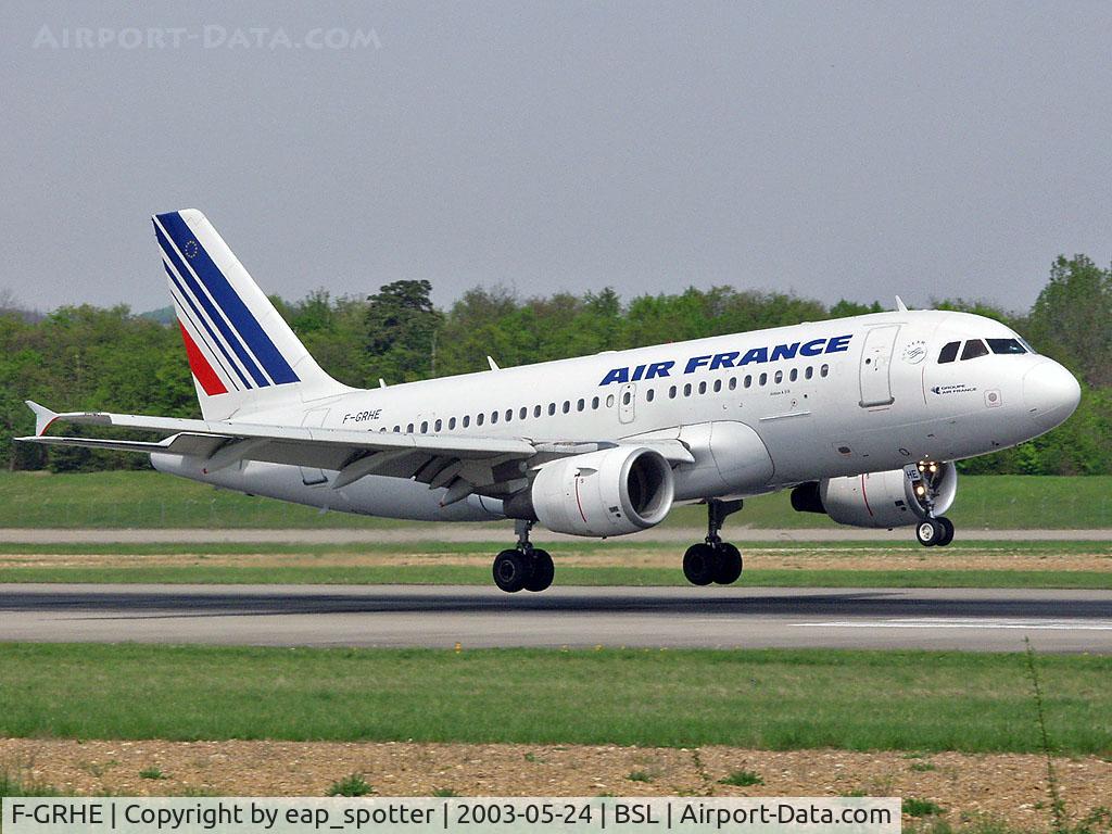 F-GRHE, 1999 Airbus A319-111 C/N 1020, Landing on Runway 16