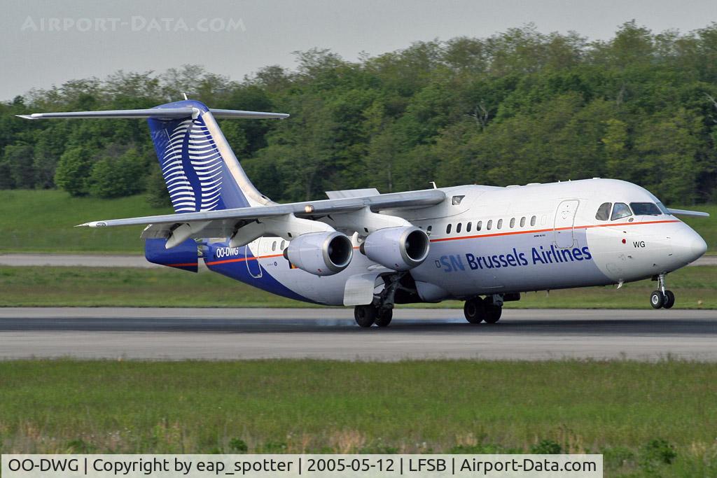 OO-DWG, 1998 British Aerospace Avro 146-RJ100 C/N E3336, Landing on Runway 16