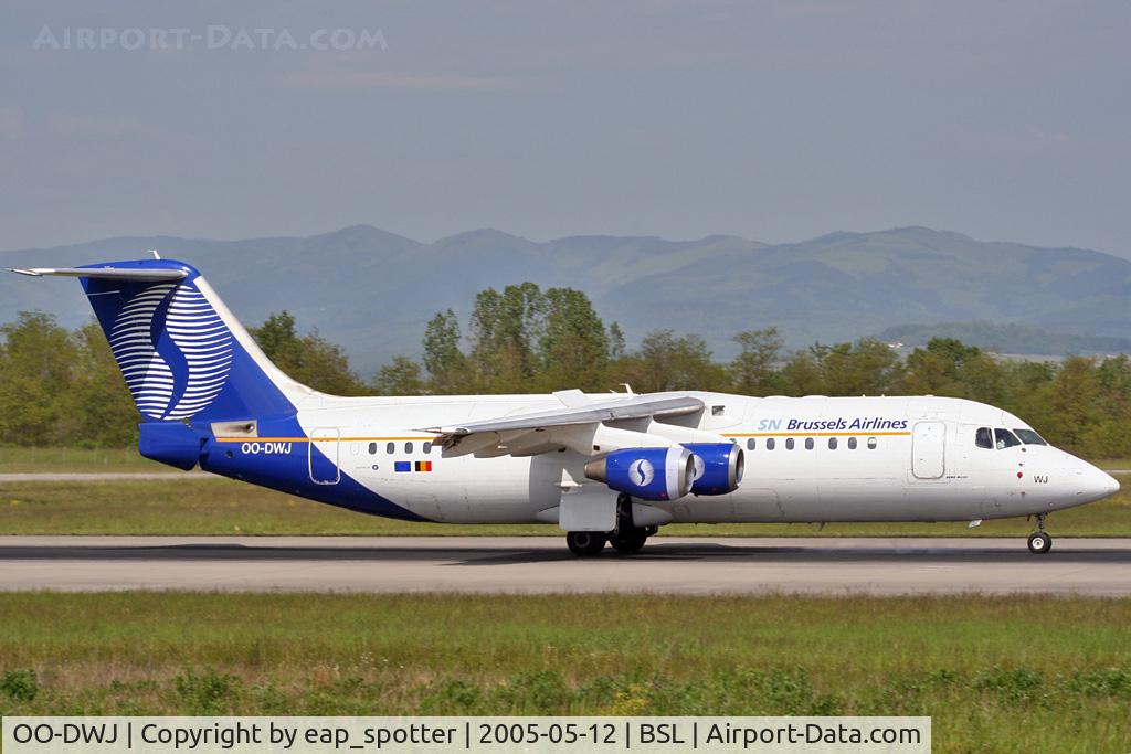 OO-DWJ, 1999 British Aerospace Avro 146-RJ100 C/N E3355, Departing on Runway 16 to BRU