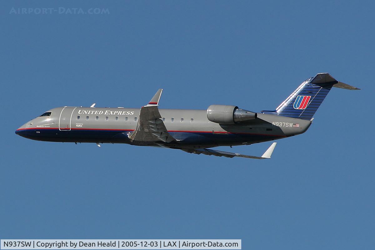 N937SW, 2003 Bombardier CRJ-200LR (CL-600-2B19) C/N 7735, United Express - N937SW departing RWY 25R.
