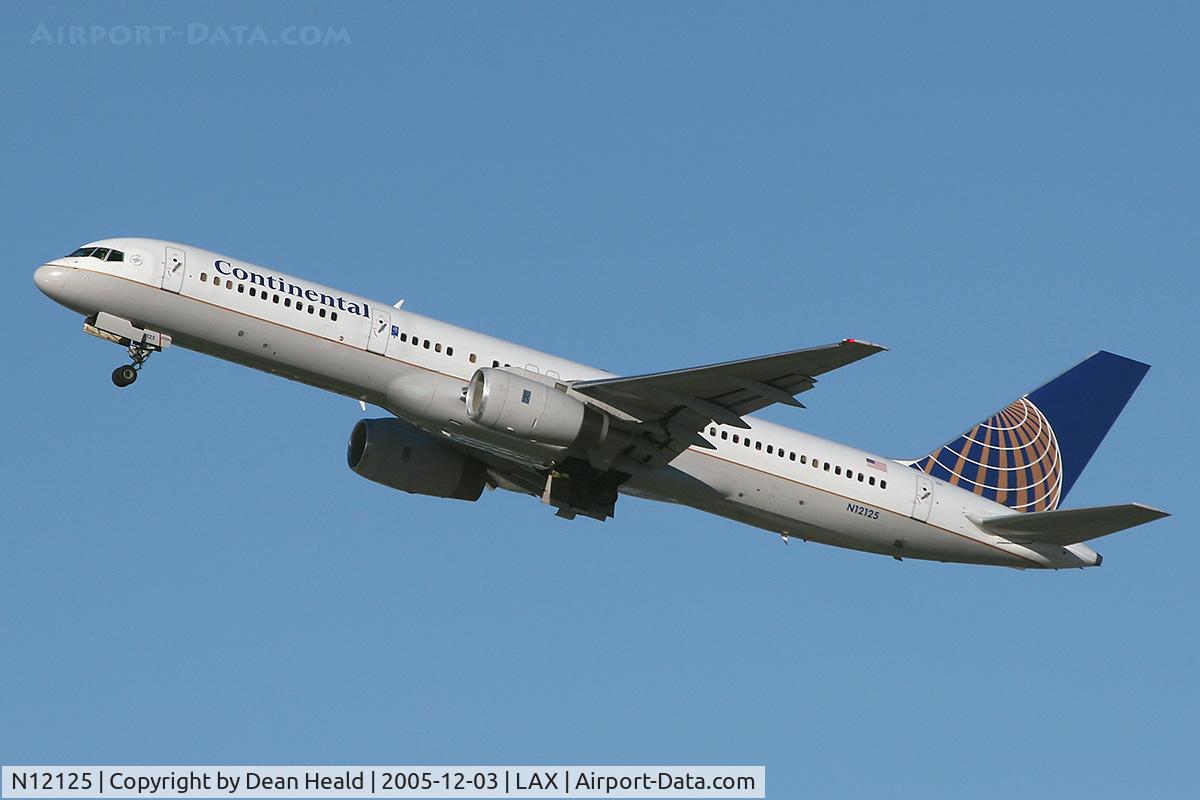 N12125, 1998 Boeing 757-224 C/N 28967, Continental N12125 (757-224) departing LAX RWY 25R on a clear December day.