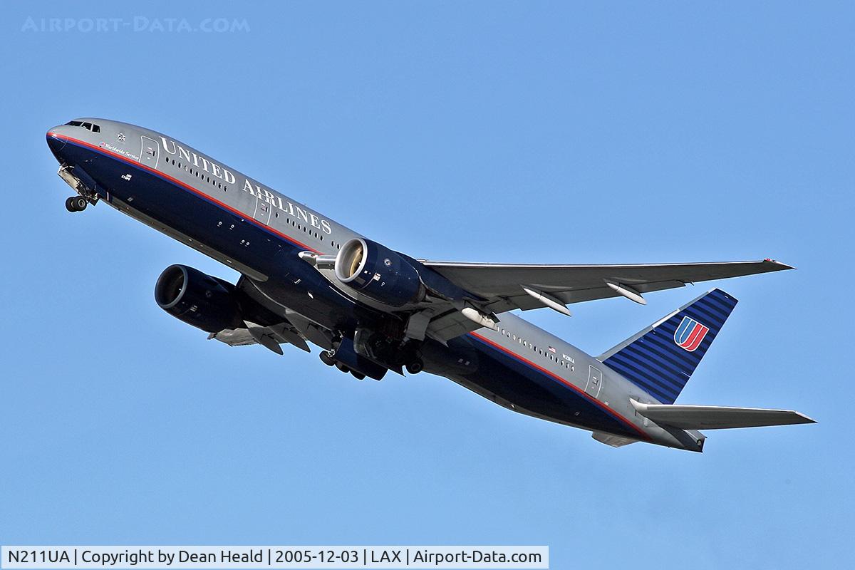 N211UA, 2000 Boeing 777-222 C/N 30217, United Airlines - N211UA climbing out from LAX RWY 25R.