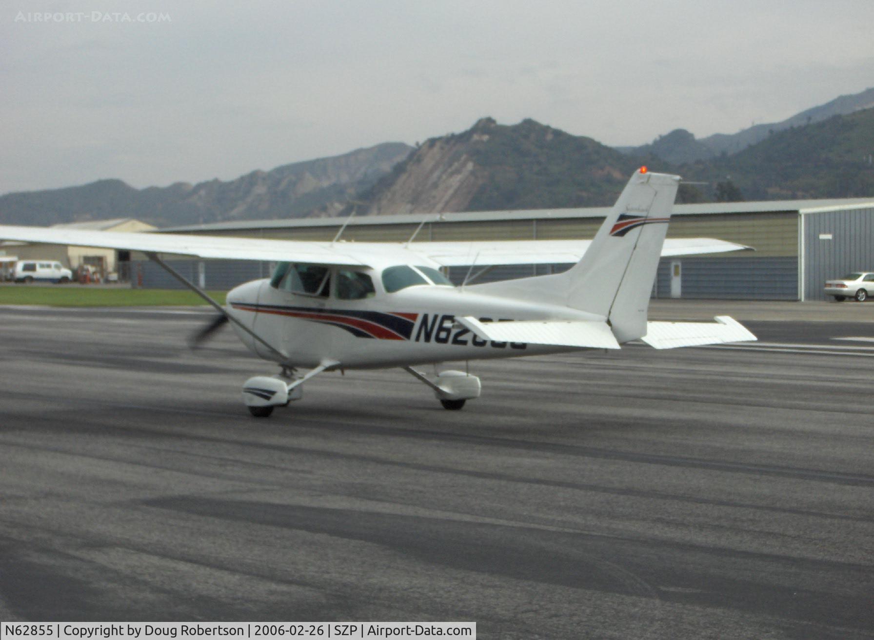 N62855, 1981 Cessna 172P C/N 17275342, 1981 Cessna 172P Lycoming O-320-D2J 160 Hp, Taxi to Runway 22