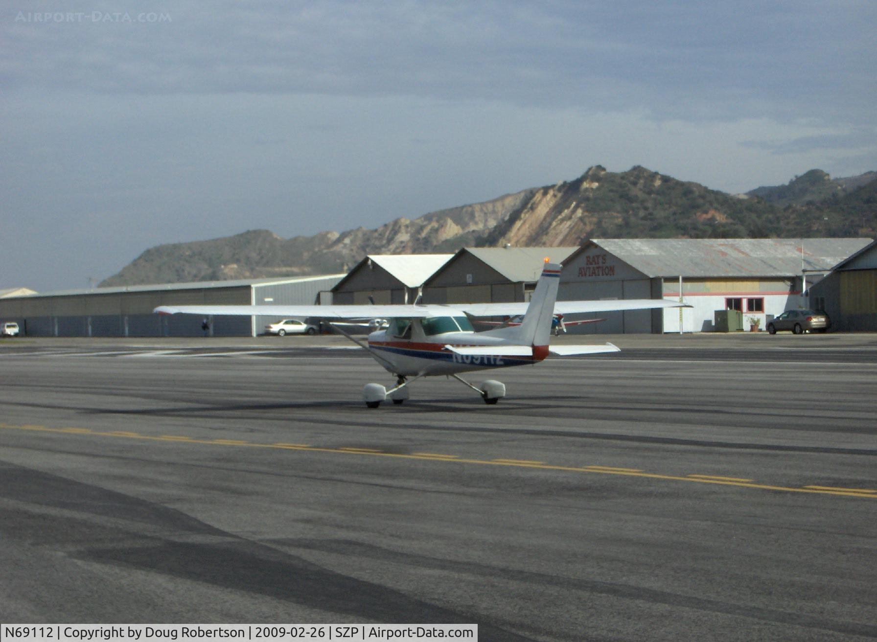 N69112, 1978 Cessna 152 C/N 15282489, 1978 Cessna 152, Lycoming O-235-L2C 110 Hp, taxi to Runway 22