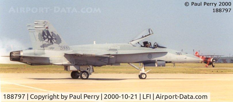 188797, 1987 McDonnell Douglas CF-188A Hornet C/N 0661/A540, CF-188 again, taxiing in same time as Jimmy Franklin.