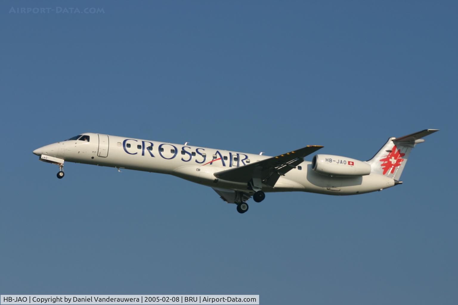 HB-JAO, 2001 Embraer EMB-145LU (ERJ-145LU) C/N 145456, short to land on rnw 25L