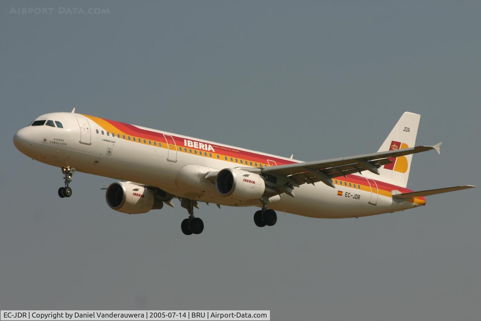 EC-JDR, 2005 Airbus A321-211 C/N 2488, arrival of flight IB3206 on rnw 25L