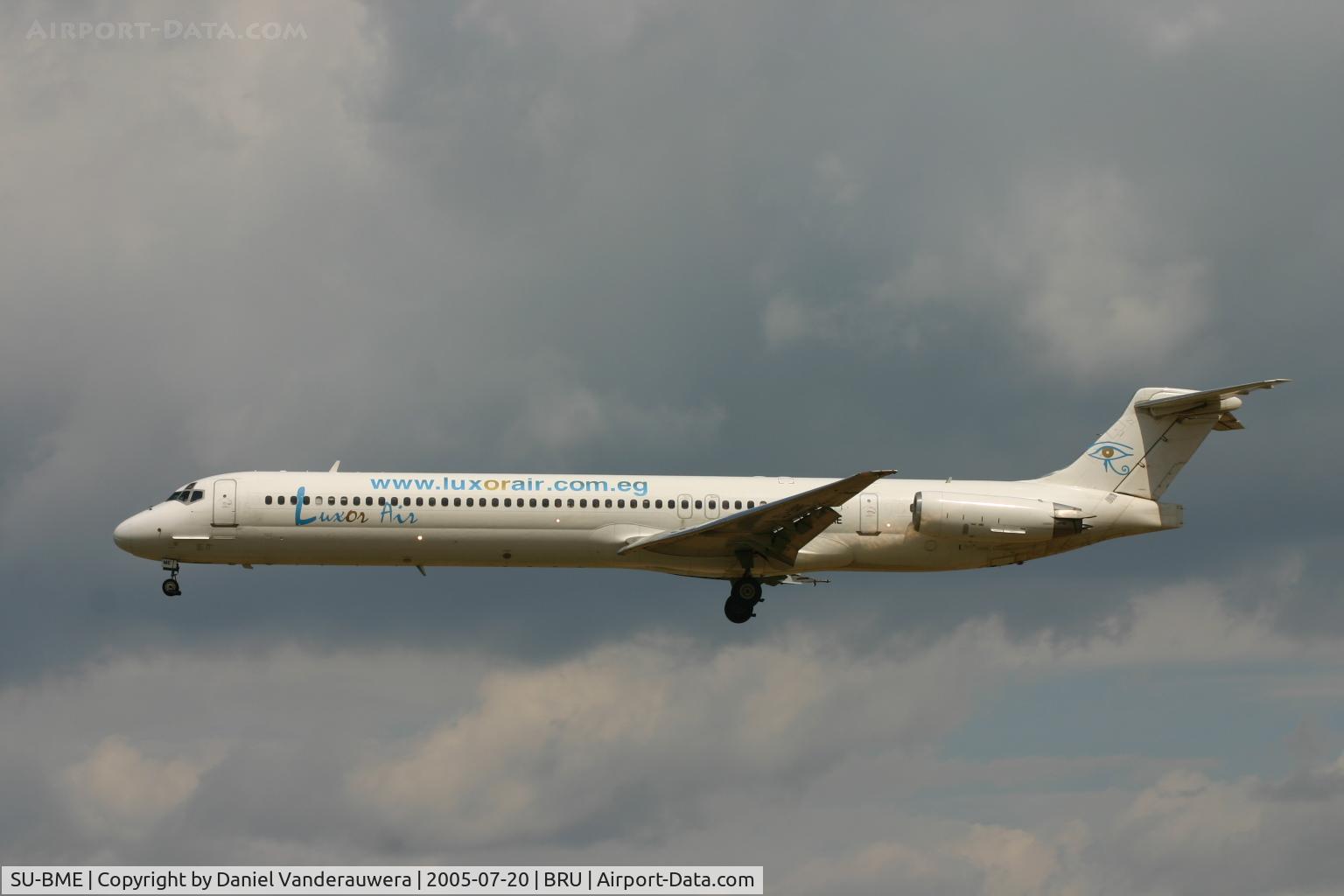 SU-BME, 1989 McDonnell Douglas MD-83 (DC-9-83) C/N 49628, short to land on rnw 25L
