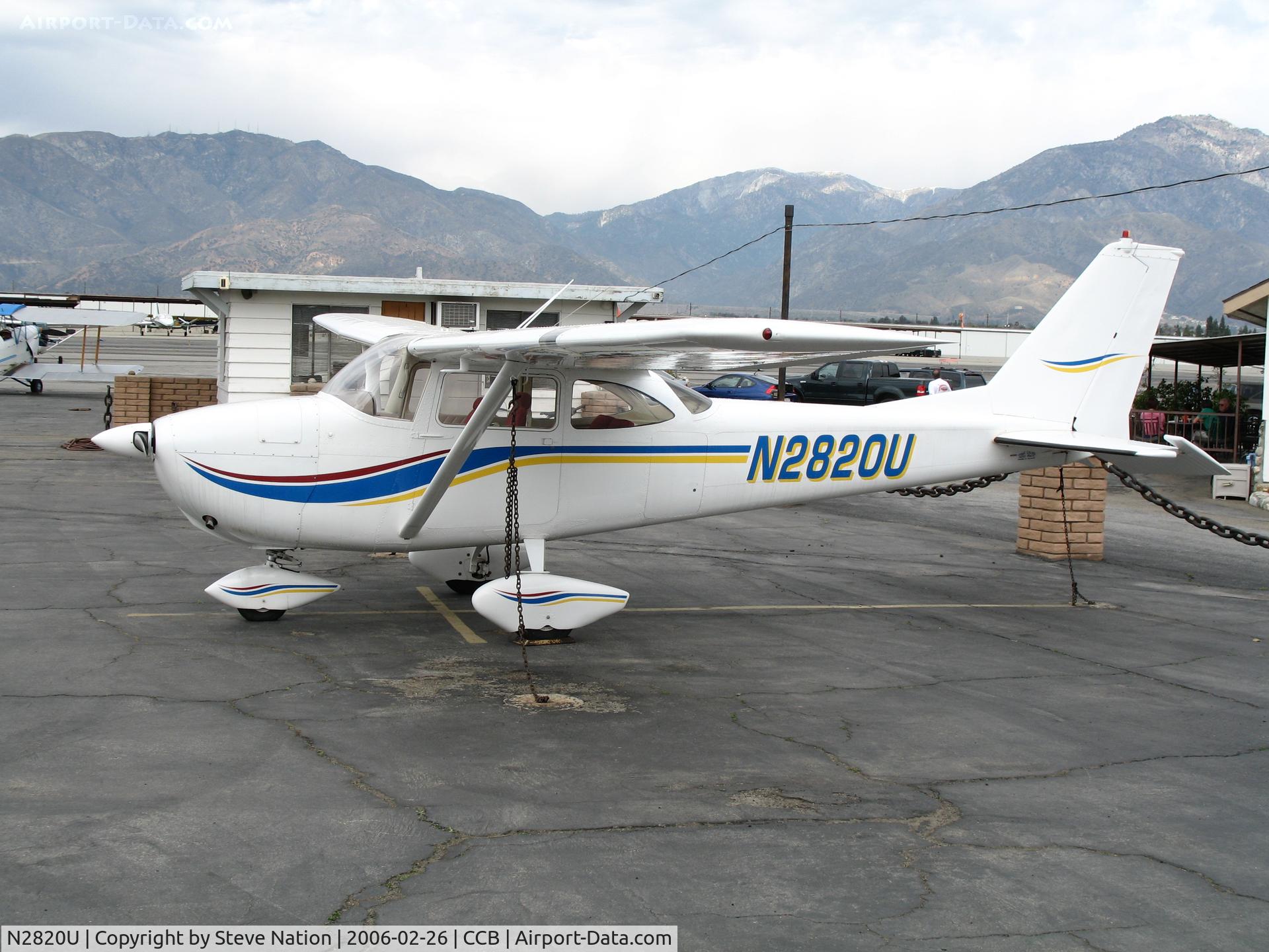N2820U, 1963 Cessna 172D C/N 17250420, Smart looking 1963 Cessna 172D at Upland, CA