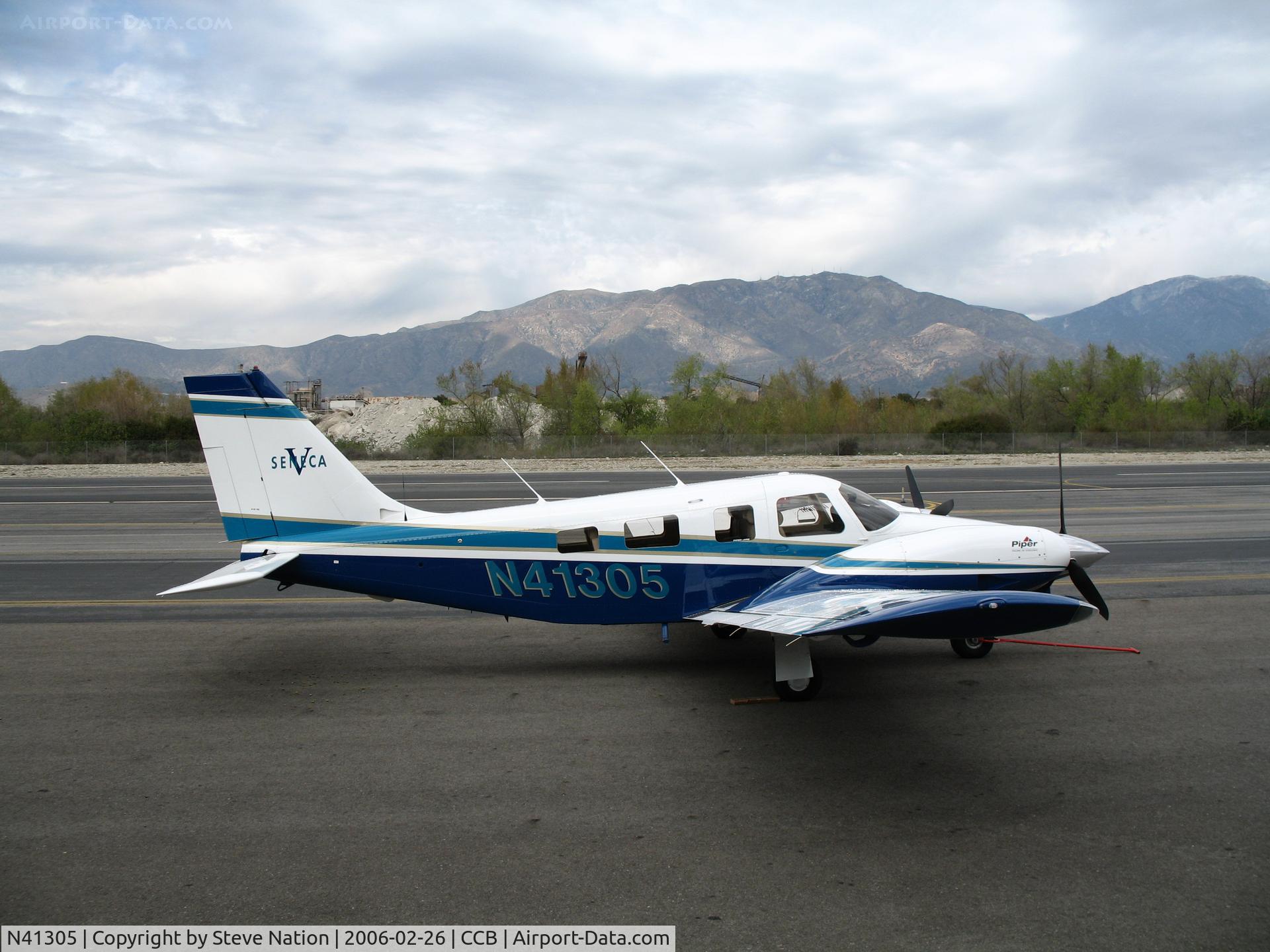 N41305, 1998 Piper PA-34-220T C/N 3449080, E & T Constructors Inc. 1998 Piper PA-34-220 Senaca V at Upland, CA