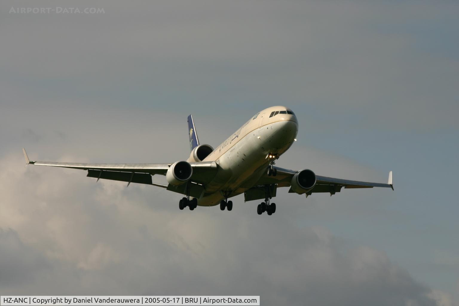 HZ-ANC, 1997 McDonnell Douglas MD-11F C/N 48776, arrival to rnw 02
