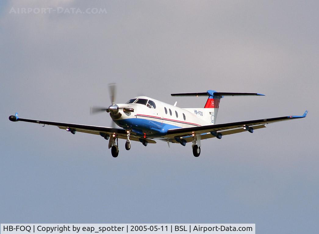 HB-FOQ, 2000 Pilatus PC-12/45 C/N 349, On final for runway 34
