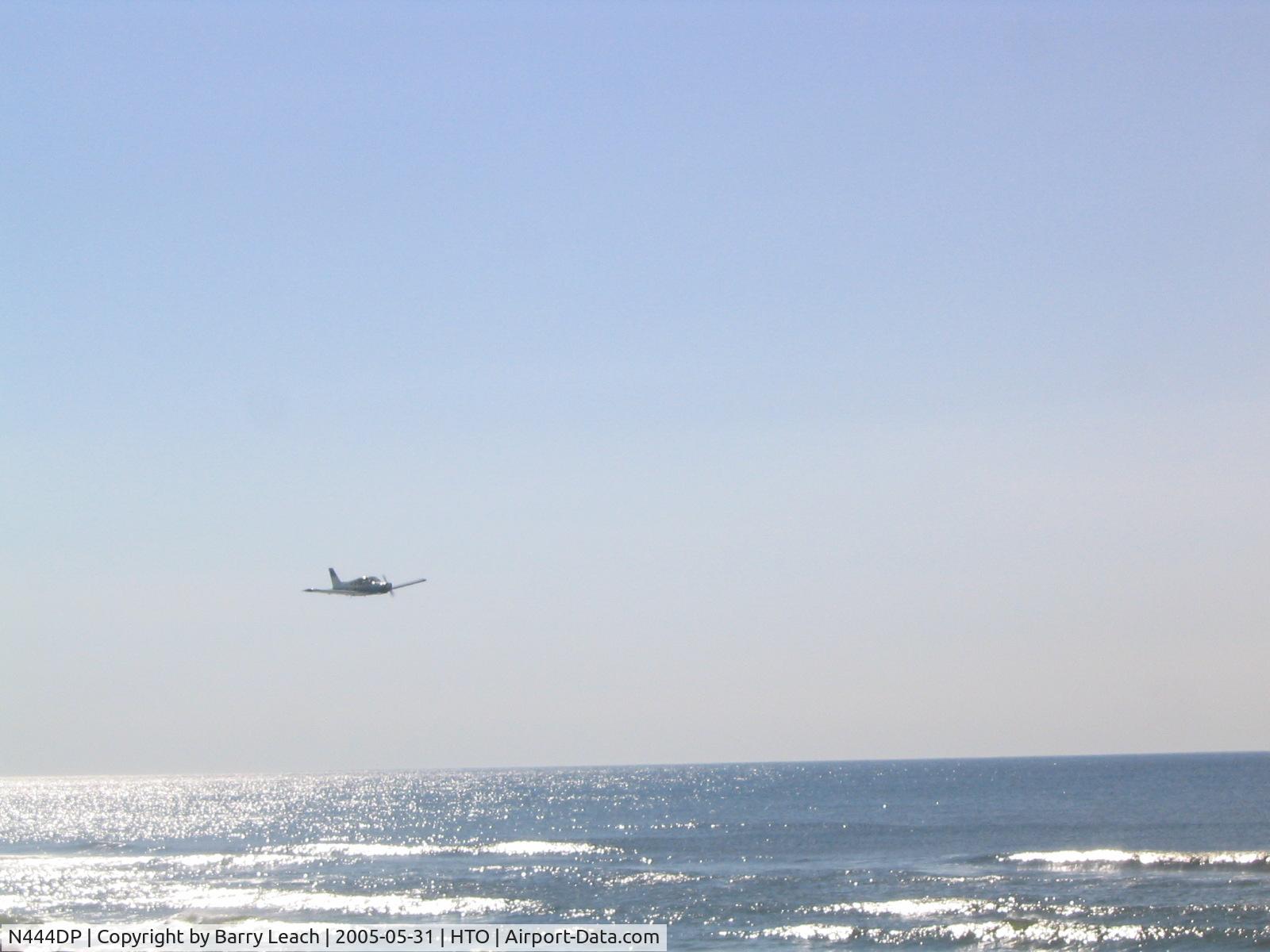 N444DP, 1974 Piper PA-28R-200 Cherokee Arrow C/N 28R-7435167, At the beach