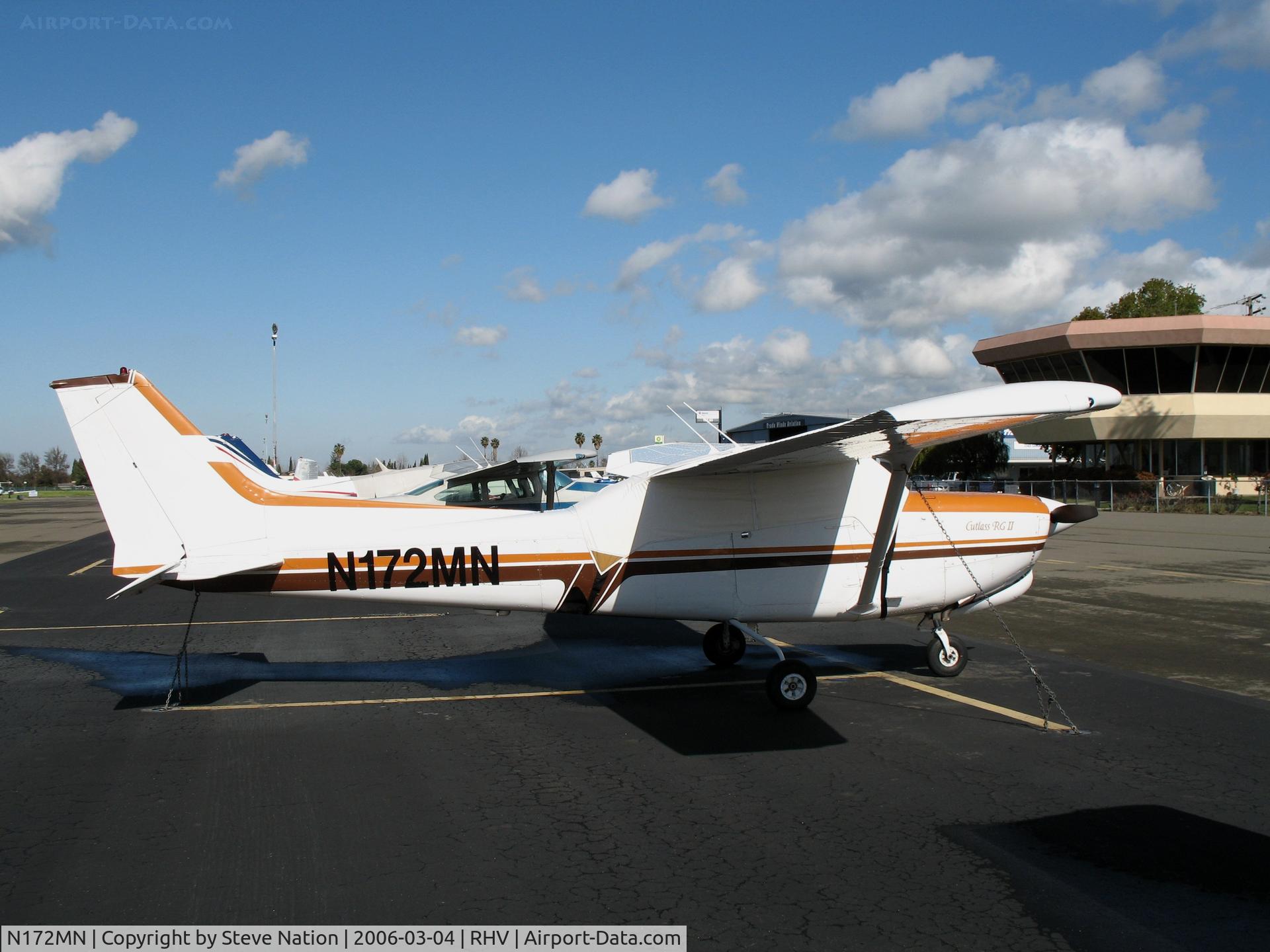 N172MN, 1980 Cessna 172RG Cutlass RG C/N 172RG0268, 198 Cessna 172RG in bright sunshine at Reid-Hillview Airport (San Jose), CA