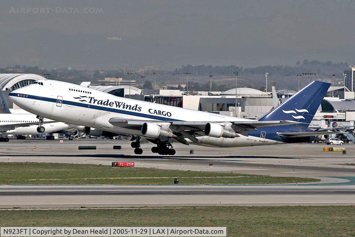 N923FT, 1982 Boeing 747-2U3B C/N 22769, Trade Winds Cargo N923FT (747-2U3B) departing LAX RWY 25R.