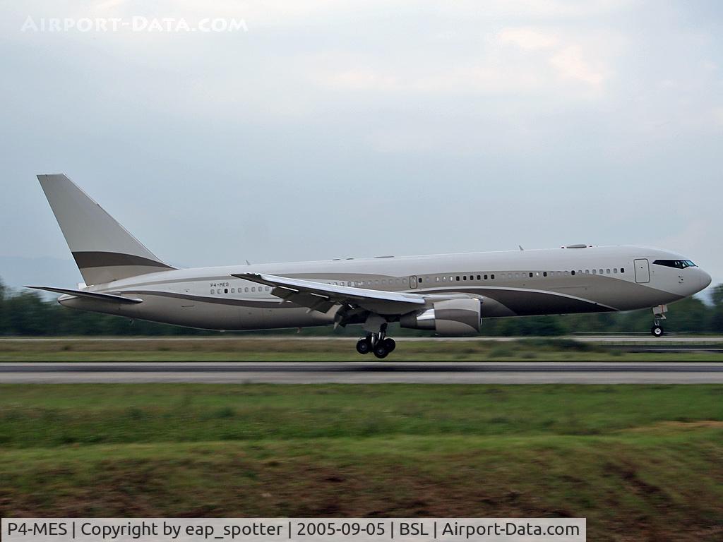 P4-MES, 2003 Boeing 767-33A C/N 33425, Landing on runway 16