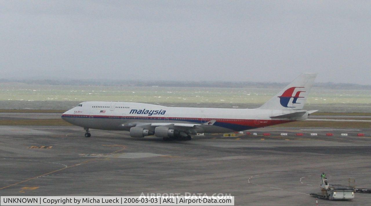 UNKNOWN, , Taxiing to the runway for take-off