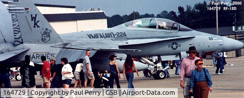 164729, McDonnell Douglas F/A-18D Hornet C/N 1183, On of the Bengal's recon birds, mired in the crowd