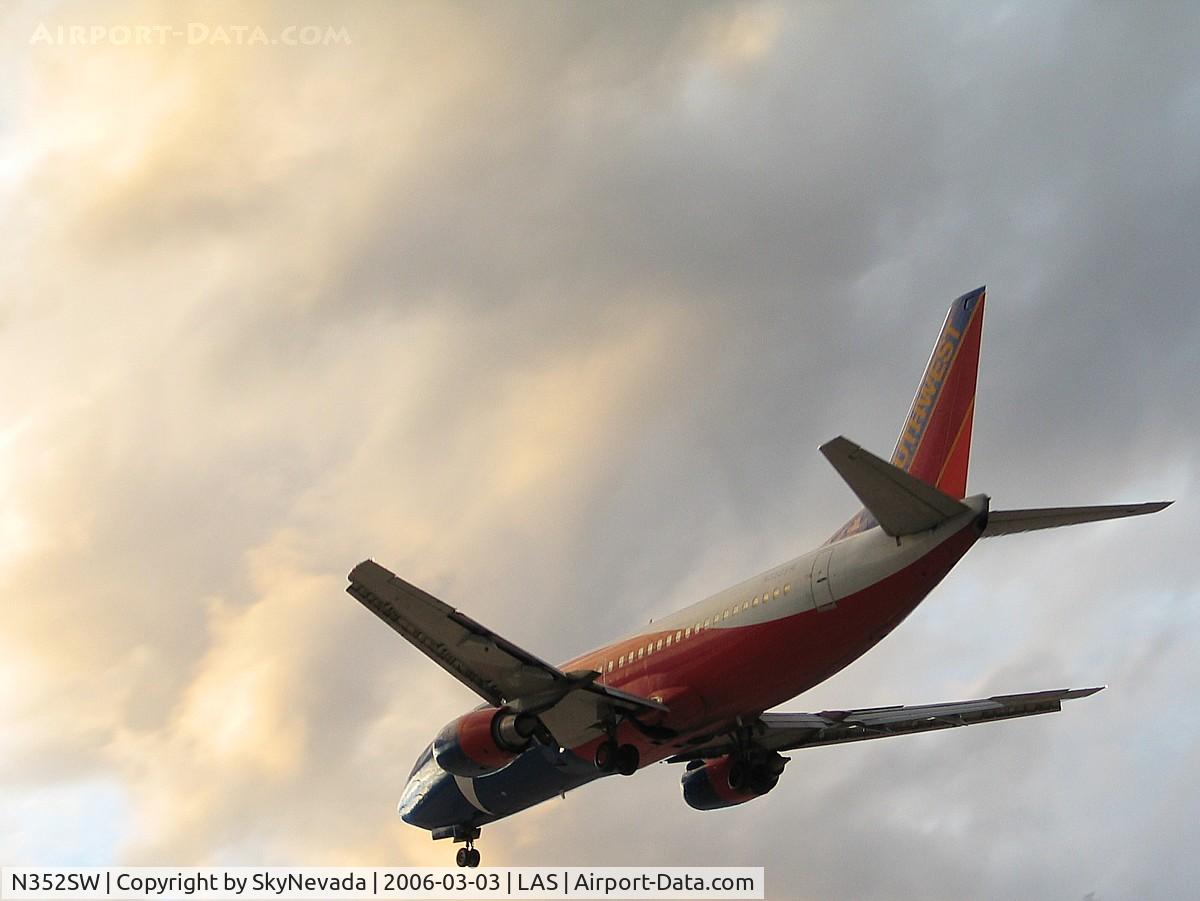 N352SW, 1990 Boeing 737-3H4 C/N 24888, Happy trails to you...