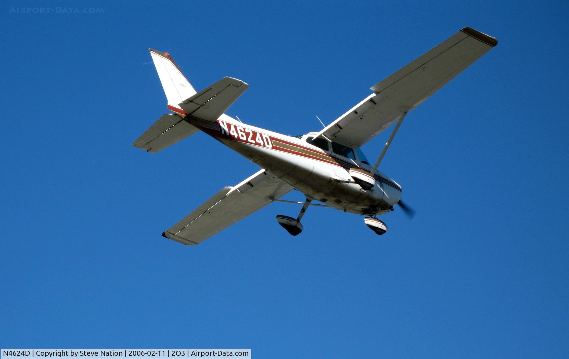 N4624D, Cessna 172N C/N 17272317, Cal Aggie Flying Farmers 1979 Cessna 172N shooting touch-and-goes at Parrett Field (Angwin), CA