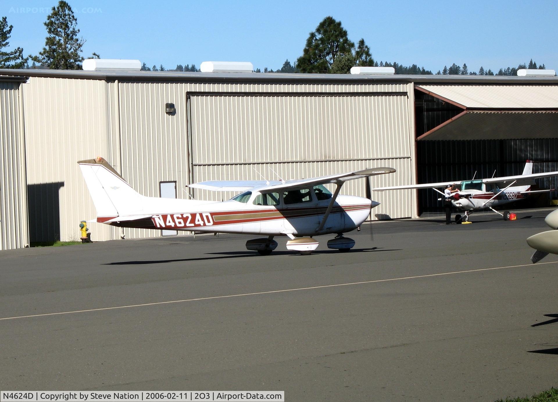 N4624D, Cessna 172N C/N 17272317, Cal Aggie Flying Farmers 1979 Cessna 172N taxiing at Parrett Field (Angwin), CA