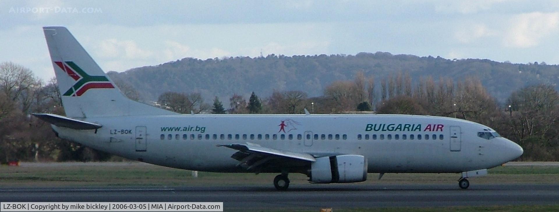 LZ-BOK, 1989 Boeing 737-3M8 C/N 24023, arrival