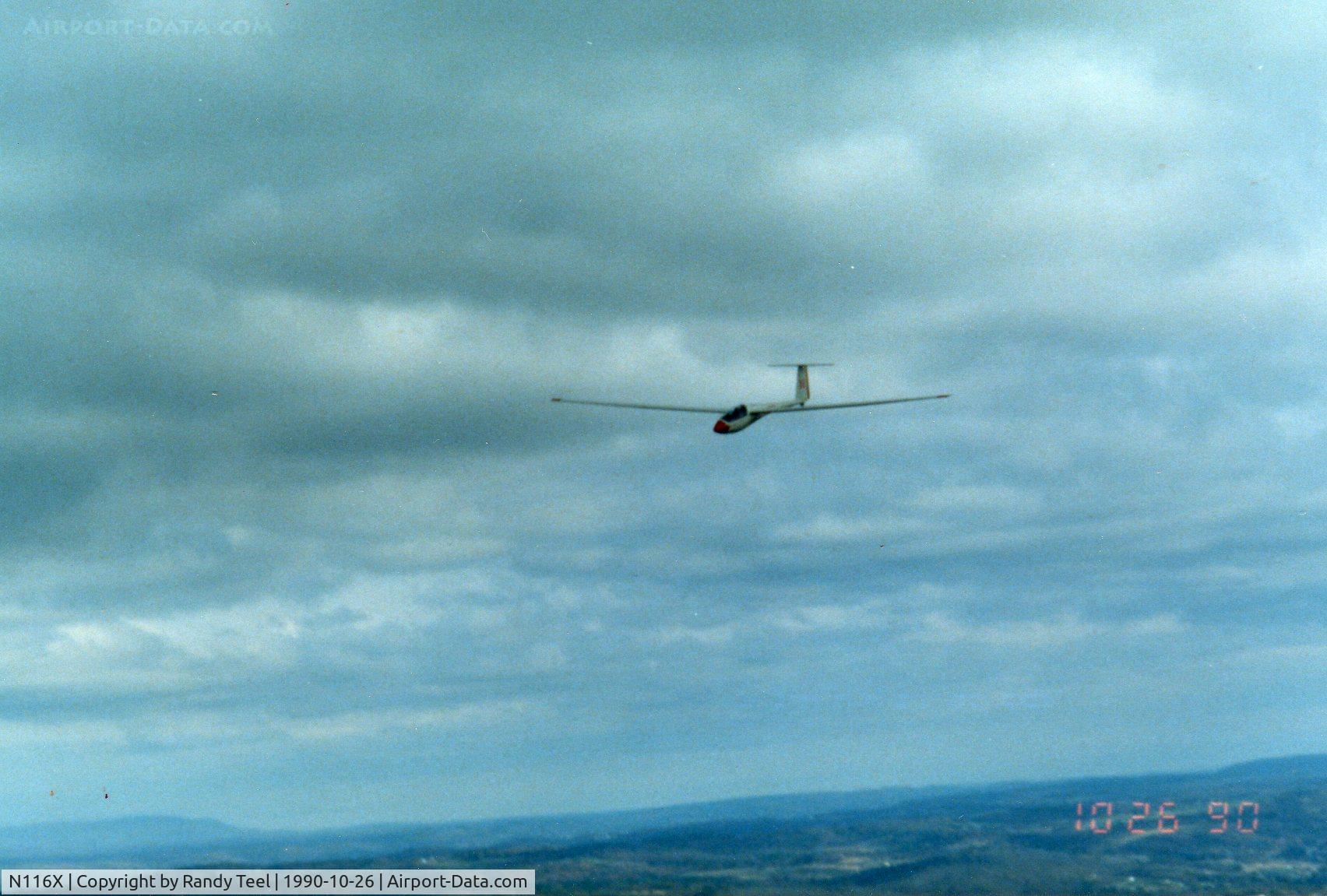 N116X, 1977 Schleicher ASW-19 C/N 19122, This was my last flight in X6 before I sold it. My dad was on the ridge taking pictures as I flying by. What a nice sailplane. I was very sorry to have to sell it.