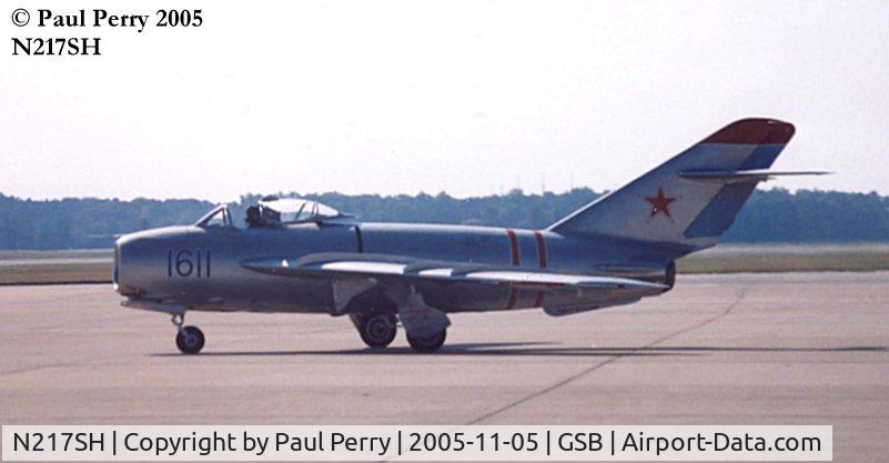 N217SH, 1959 PZL-Mielec Lim-5 (MiG-17F) C/N 1C1611, Shiny MiG makes her way out for her demo of the day.