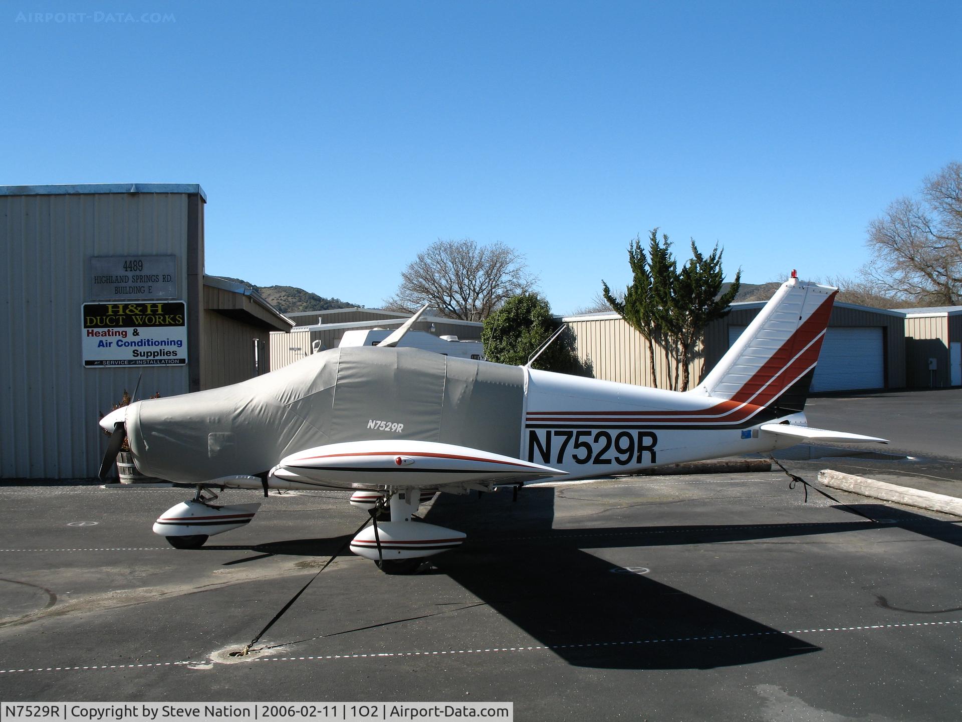 N7529R, 1966 Piper PA-28-140 C/N 28-22087, 1966 Piper PA-28-140 with half body cover at Lampson Field (Lakeport), CA