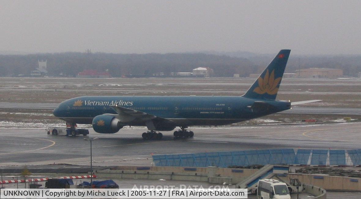 UNKNOWN, , Vietnam Airlines' B777 being towed to the gate