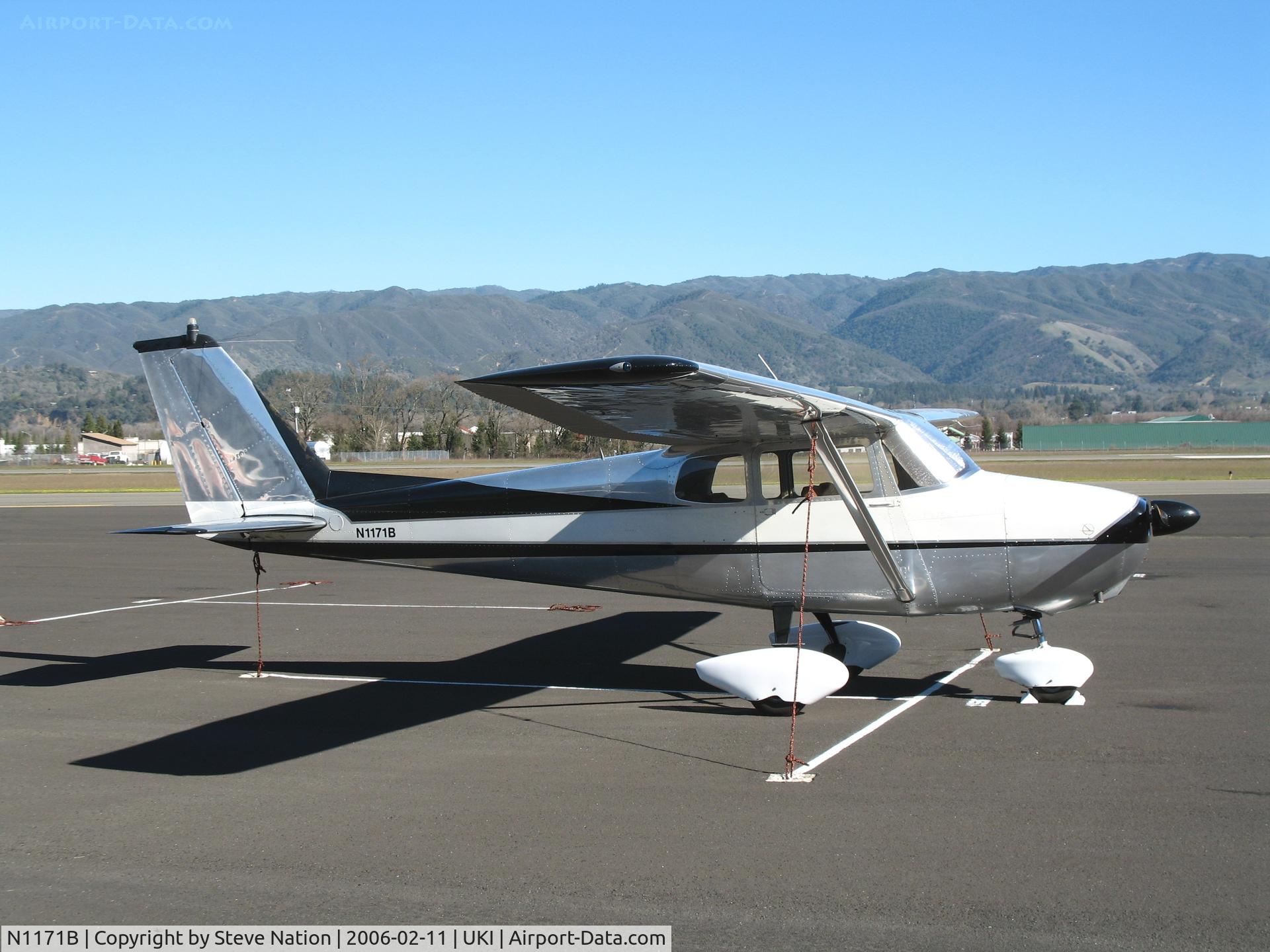 N1171B, 1960 Cessna 172A C/N 47675, Sharp 1960 Cessna 172A at Ukiah, CA
