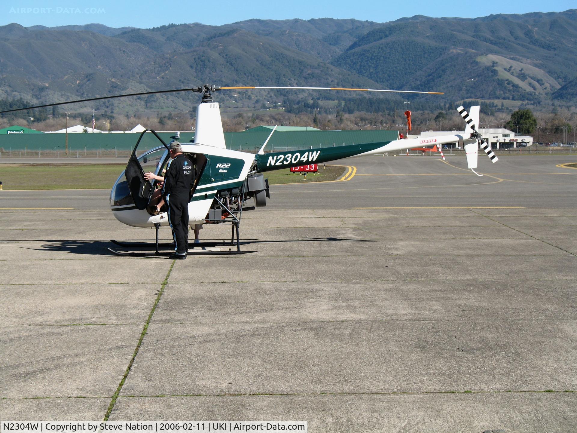 N2304W, 1991 Robinson R22 Beta C/N 1961, 1991 Robinson R22 Beta gets look see from CALSTAR pilot at Ukiah, CA