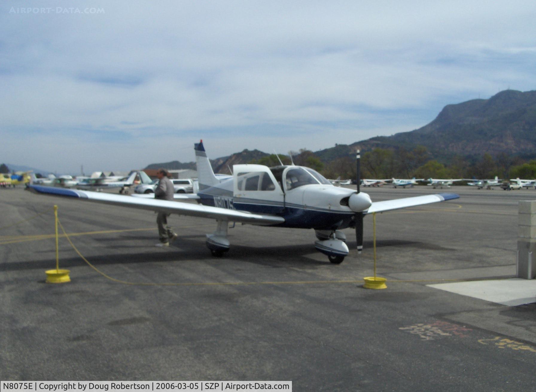 N8075E, 1979 Piper PA-28-181 C/N 28-8090065, 1979 Piper PA-28-181 ARCHER II, Lycoming O&VO-360 180 Hp, refueling