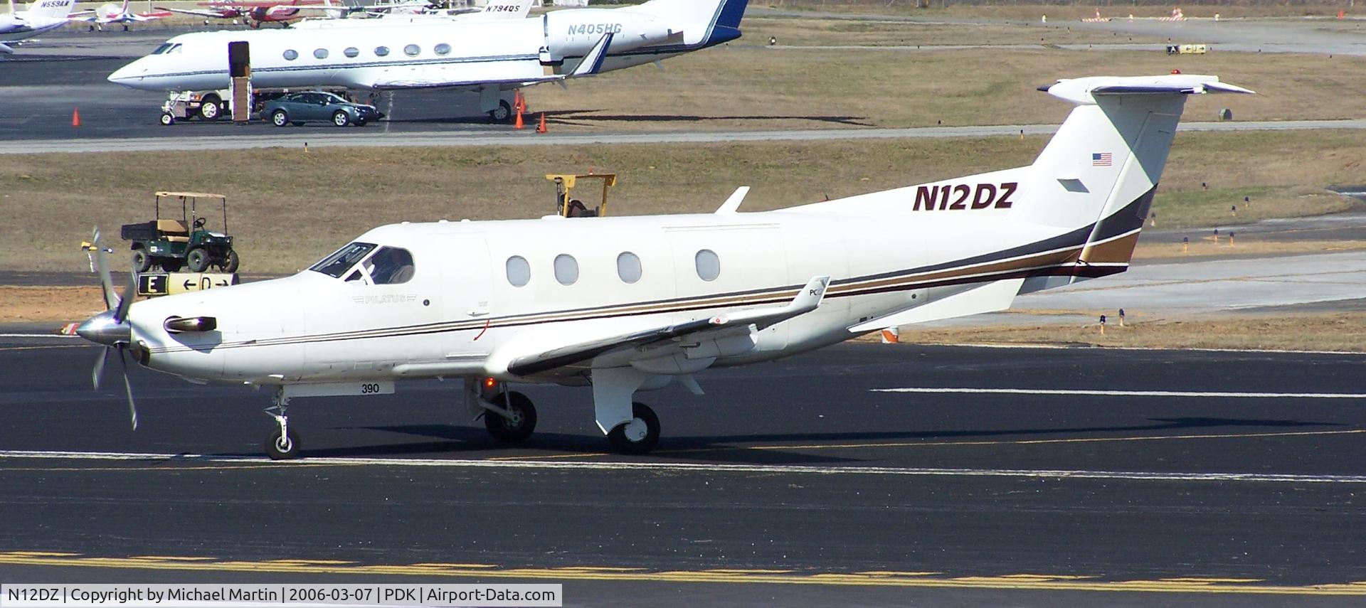 N12DZ, 2001 Pilatus PC-12/45 C/N 390, Taxing to Epps Air Service