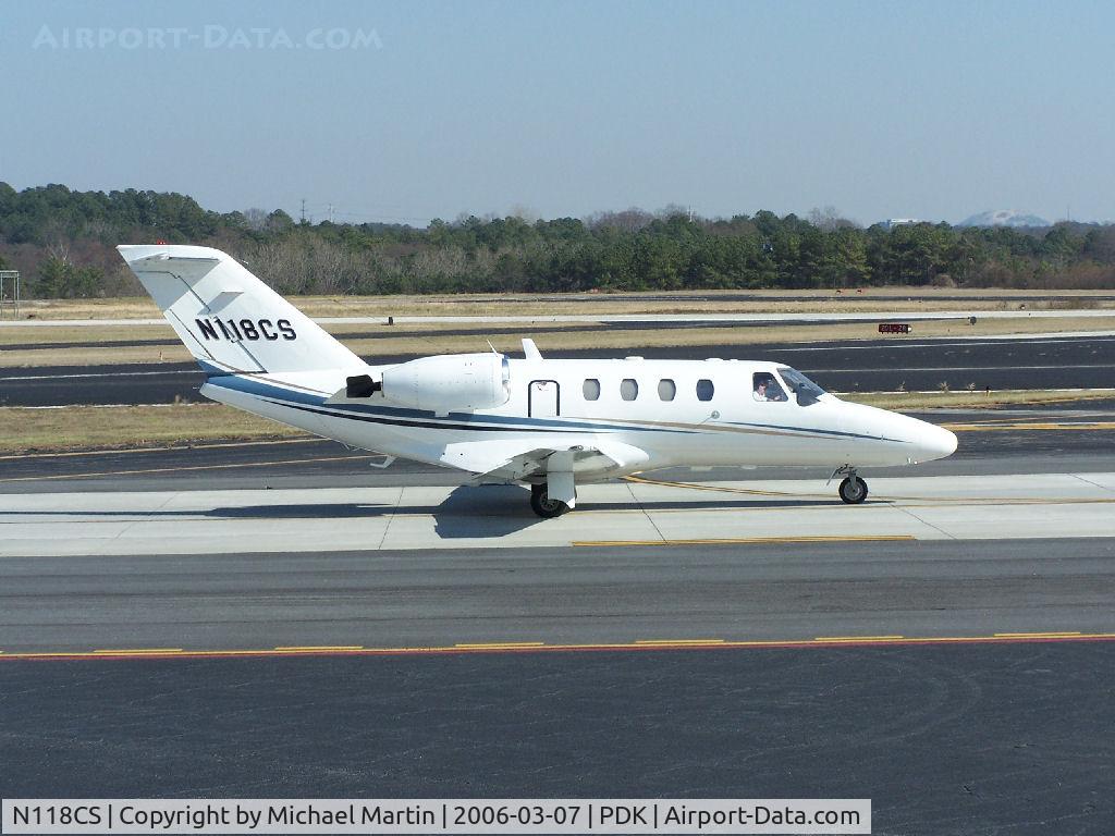 N118CS, 2001 Cessna 525 CitationJet C/N 525-0457, Taxing to Runway 2R