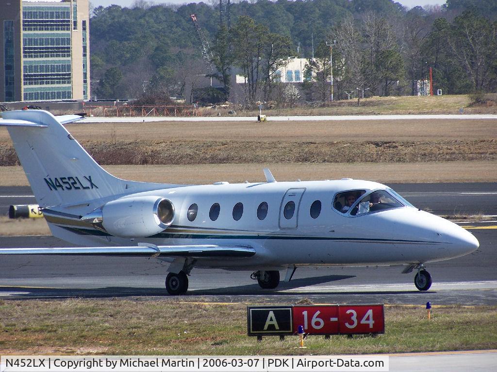N452LX, 2001 Raytheon 400A C/N RK-317, Taxing to Mercury Air Center