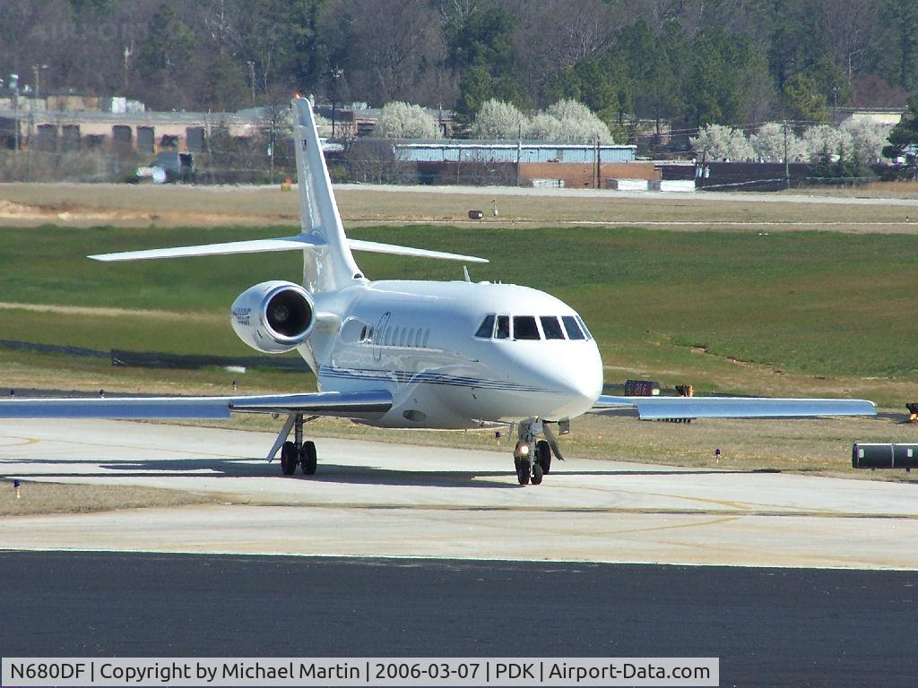 N680DF, 2002 Dassault Falcon 2000 C/N 180, Taxing to Runway 2R
