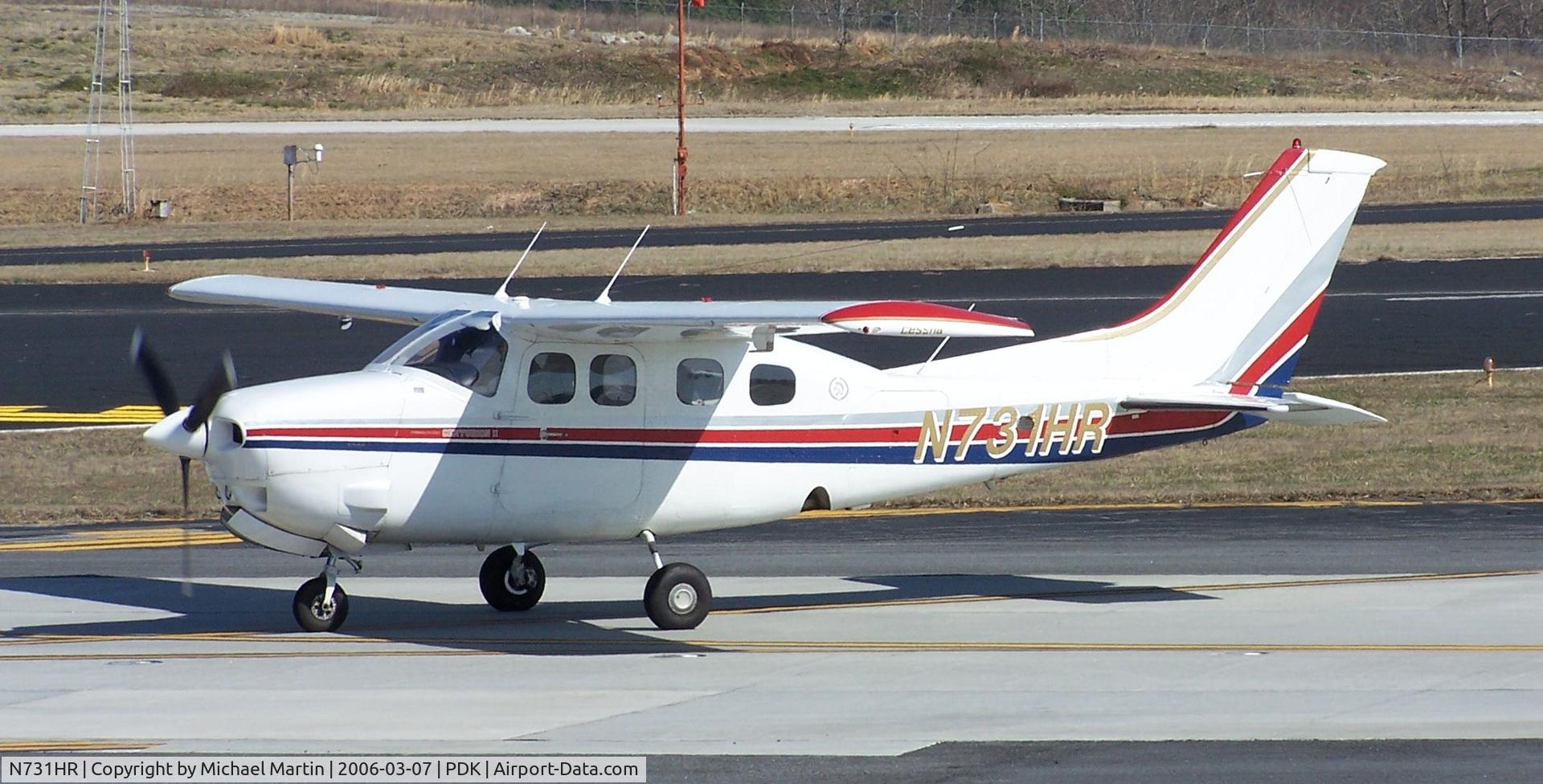 N731HR, 1980 Cessna P210N Pressurised Centurion C/N P21000464, Taxing to Runway 2R