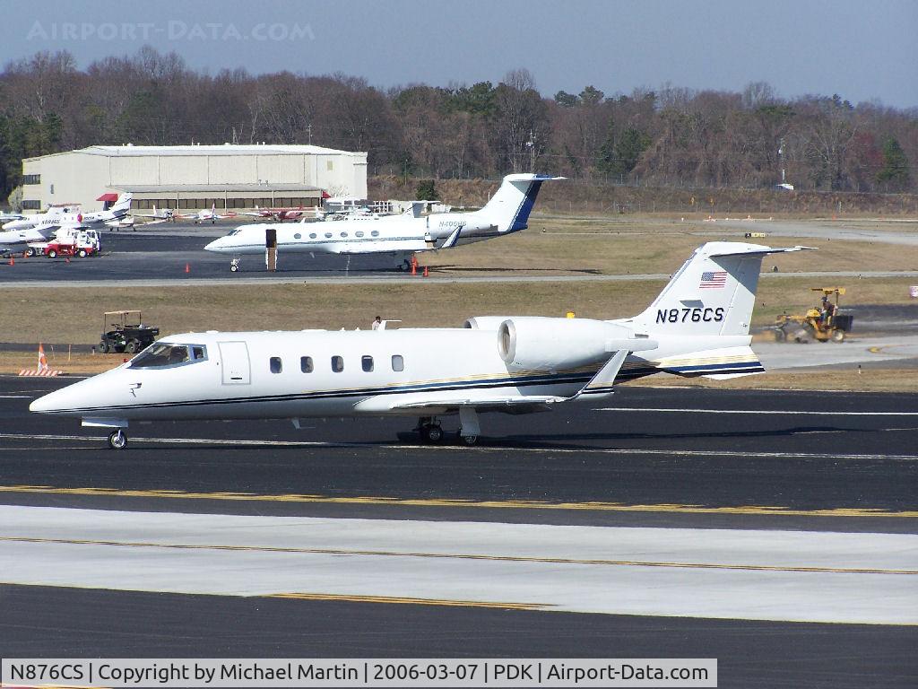 N876CS, 2002 Learjet 60 C/N 263, Taxing to Epps Air Service